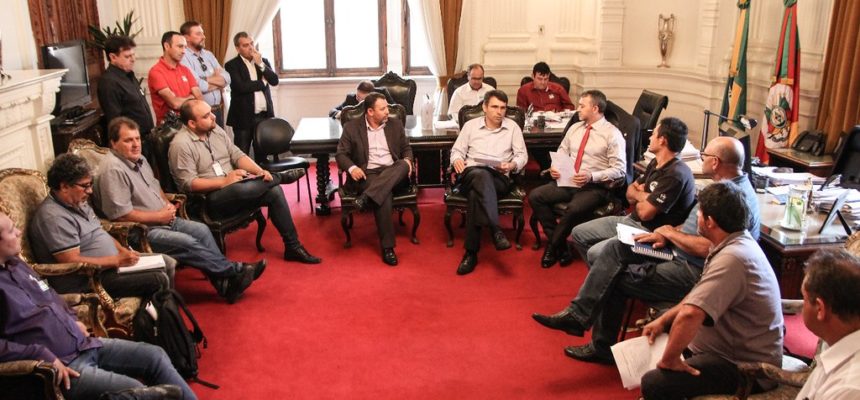 Lideranças de 24 municípios pressionam governo para diminuir prejuízos da seca no RS