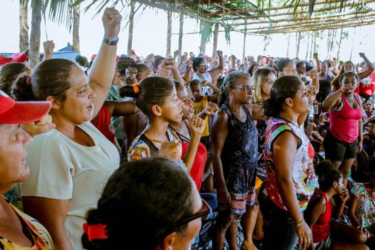 Atividades de formação movimentam acampamento de mulheres no Extremo Sul da Bahia