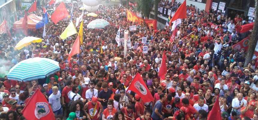 20 mil Sem Terra bloqueiam mais de 50 pontos de rodovias em todo país