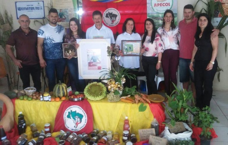 Assentados comemoram três anos de cultivo de feijão orgânico no RS