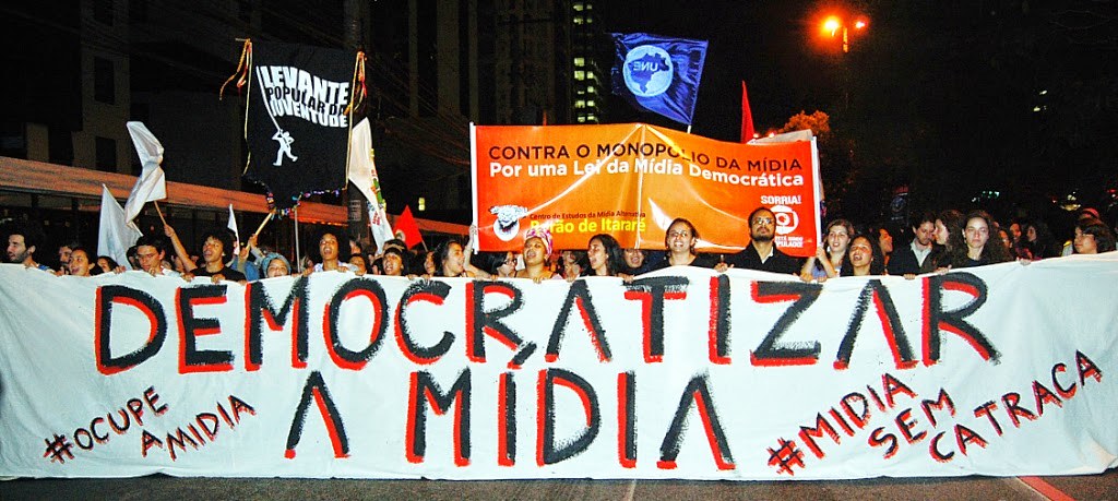 Nesta Semana Nacional de Luta pela Democratização da Comunicação, que vai  de 15 a 21 de outubro, o FNDC levanta as bandeiras da democracia e da  liberdade contra a violência e o