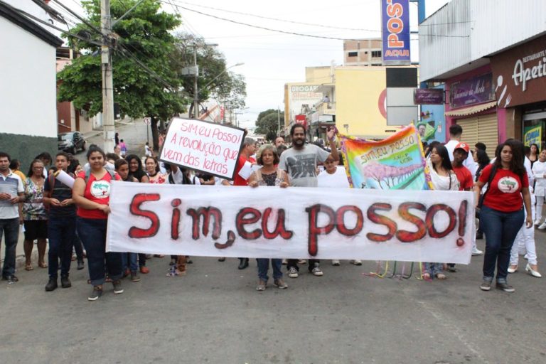 Jornada Mineira de alfabetização participa do 24º Grito dos Excluídos em Minas Gerais