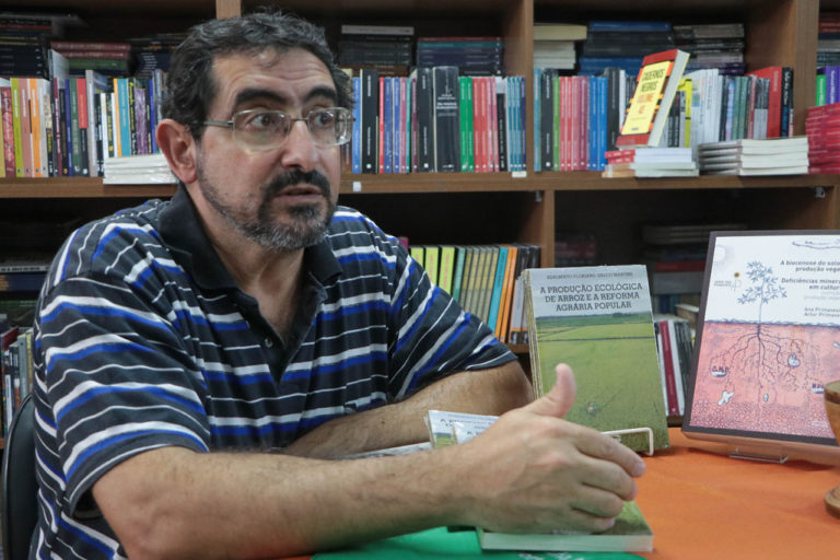 Adalberto Martins: "A resistência ativa é a negação desse modelo de produção promovido pelo agronegócio"