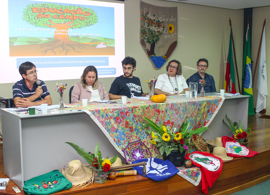 Palestrantes da segunda mesa da 6 Jornada Universitária em defesa da Reforma Agrária - Fotos Catiana Medeiros.jpg