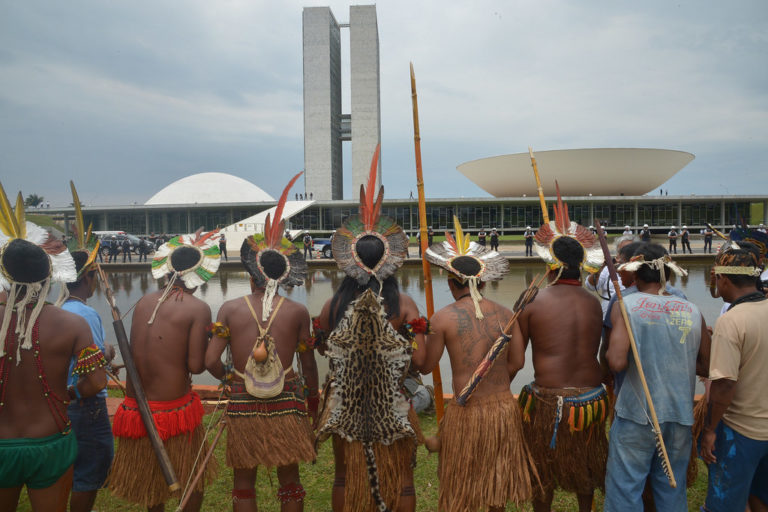 O Dia do Índio é dia de luta do povo brasileiro