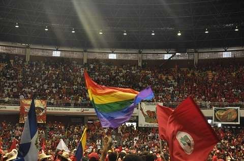 Bandeira LGBT é hasteada durante o 6º Congresso Nacional do MST..jpg