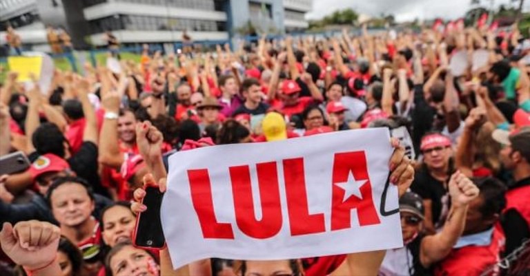 “Semeando a Liberdade”: Jornada de Agroecologia realiza ato em apoio a Lula