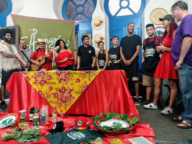 Artistas e amigos do MST marcam presença em ato de um ano do Armazém do Campo RJ
