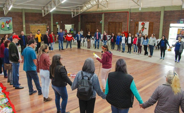 Encontro discute a resistência ativa em escolas públicas do RS