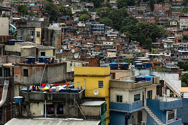 No Rio, MST vai distribuir duas mil cestas natalinas em favelas cariocas -  MST