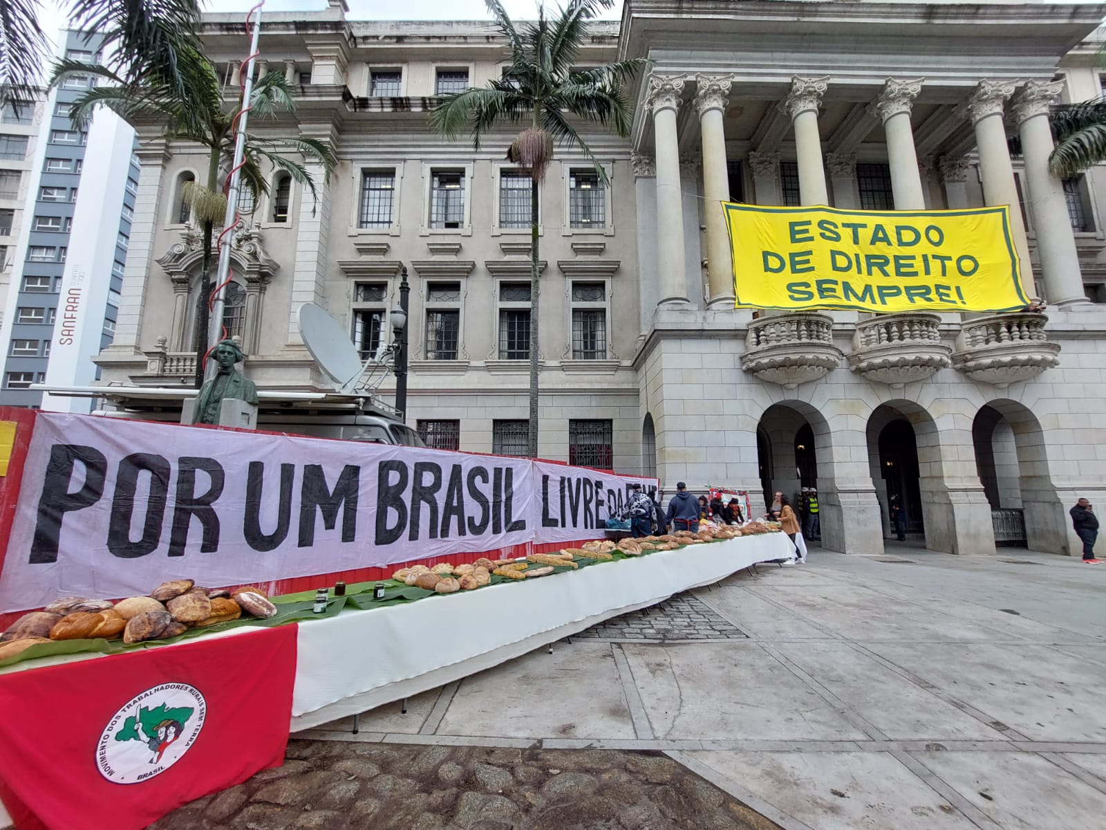 Lançamento da “Carta aos Brasileiros” reúne inúmeras personalidades