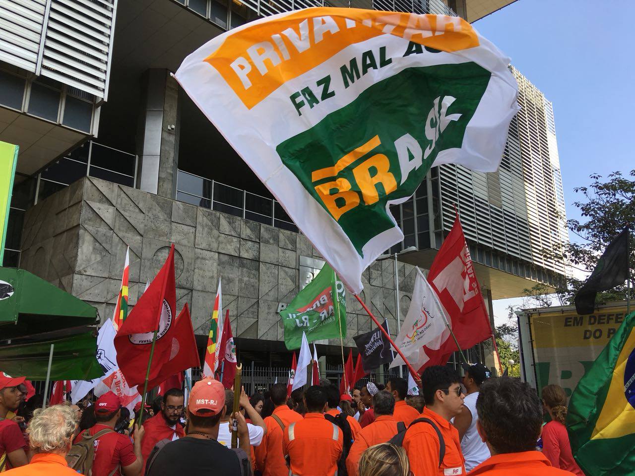 Petrobrás completa 69 anos fatiada, com a venda de 63 ativos somente no governo Bolsonaro