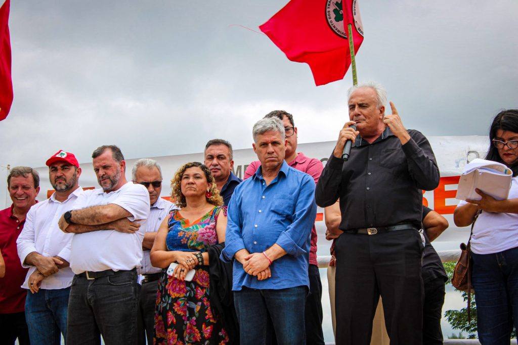 Calcando os pés numa terra seca. – Associação Prudentina de Escritores