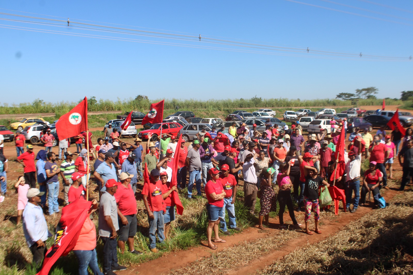 No 1° de maio, assentados e acampados exigem arrecadação de terras para a Reforma Agrária