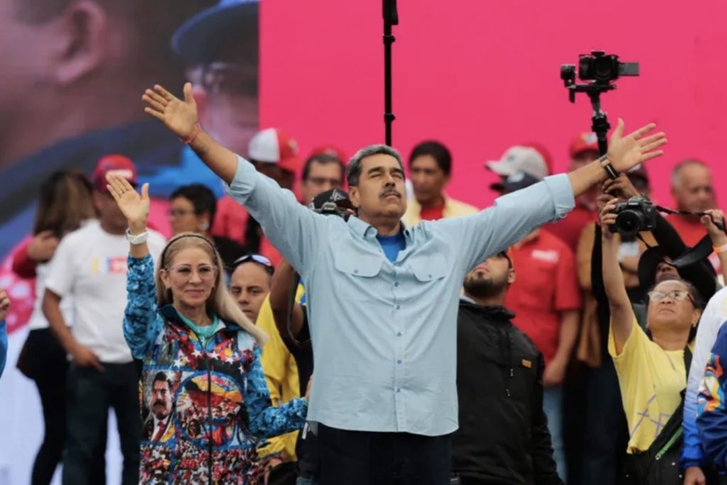 Governo e oposição encerram campanha na Venezuela