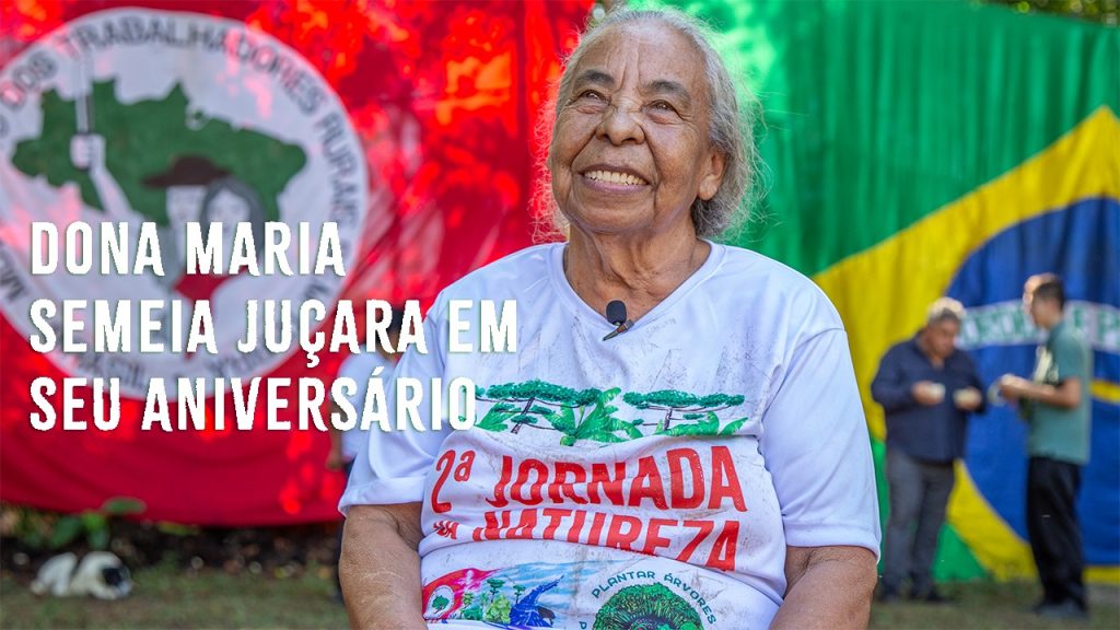 Camponesa participa de semeadura de palmeira Juçara em seu aniversário, no PR