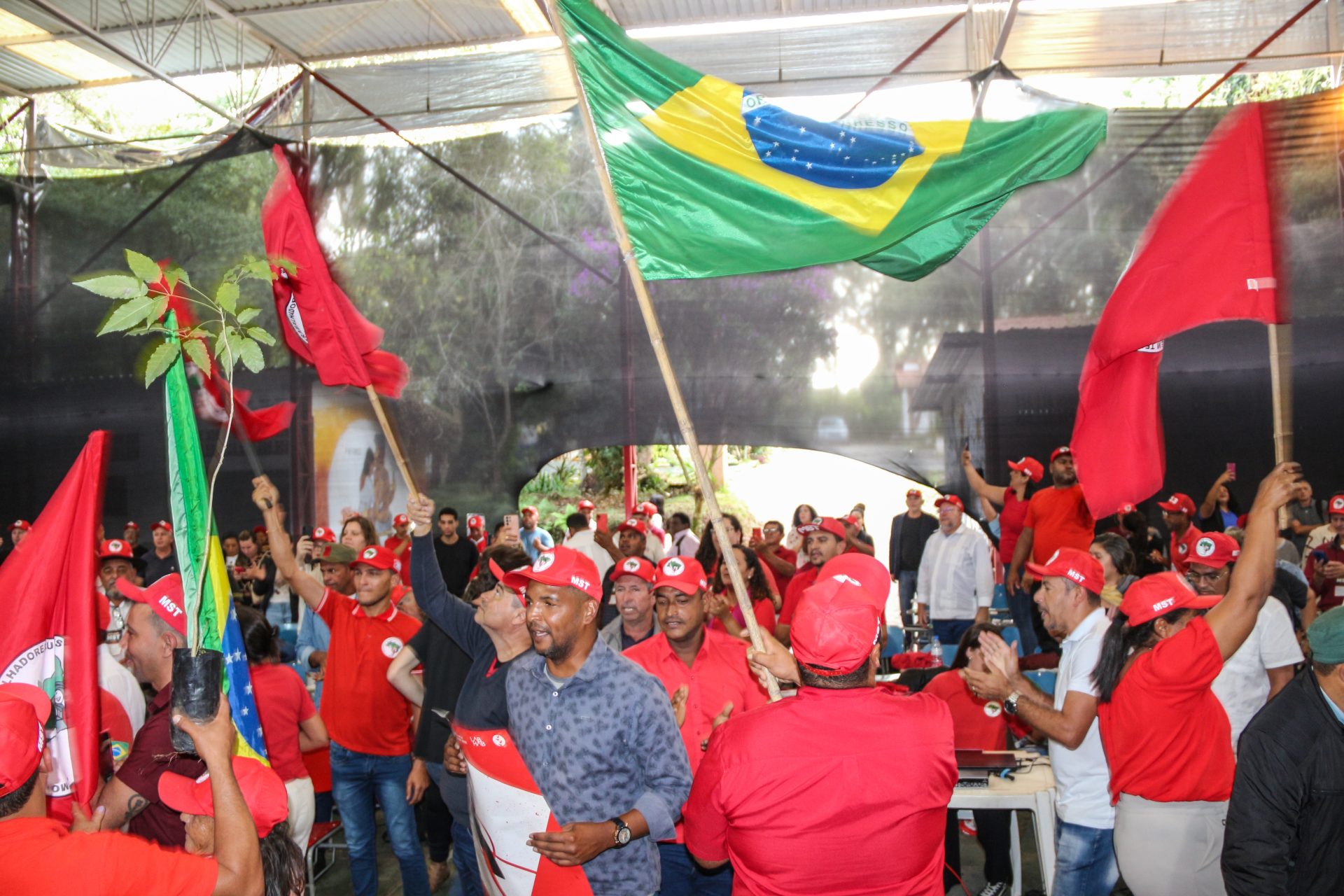 Candidaturas do MST defendem políticas públicas contra a fome e por direitos nos municípios