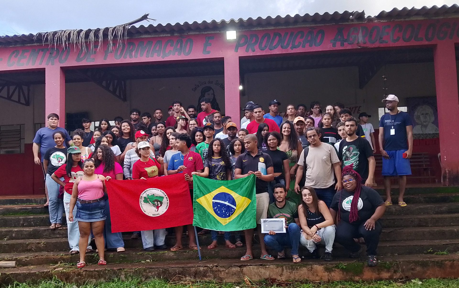 MST encerra 2ª Escola da Juventude na Região Centro-oeste, em Corumbá de Goiás