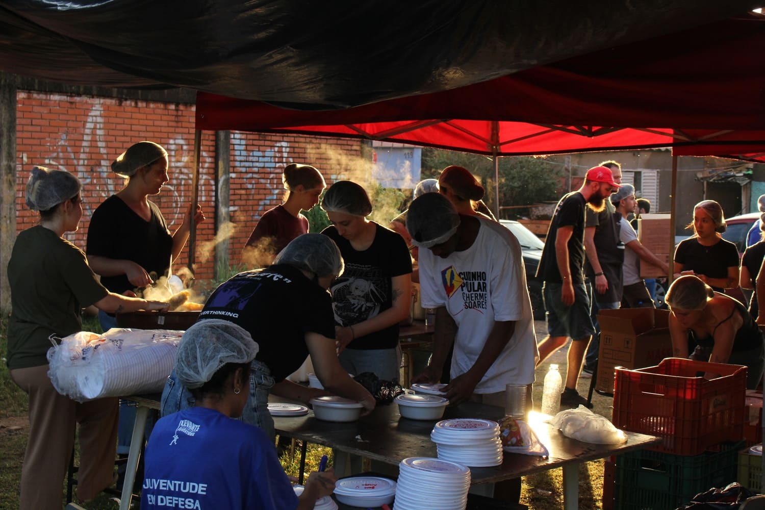 Cozinhas Solidárias: exemplo de resistência frente ao fracasso do neoliberalismo