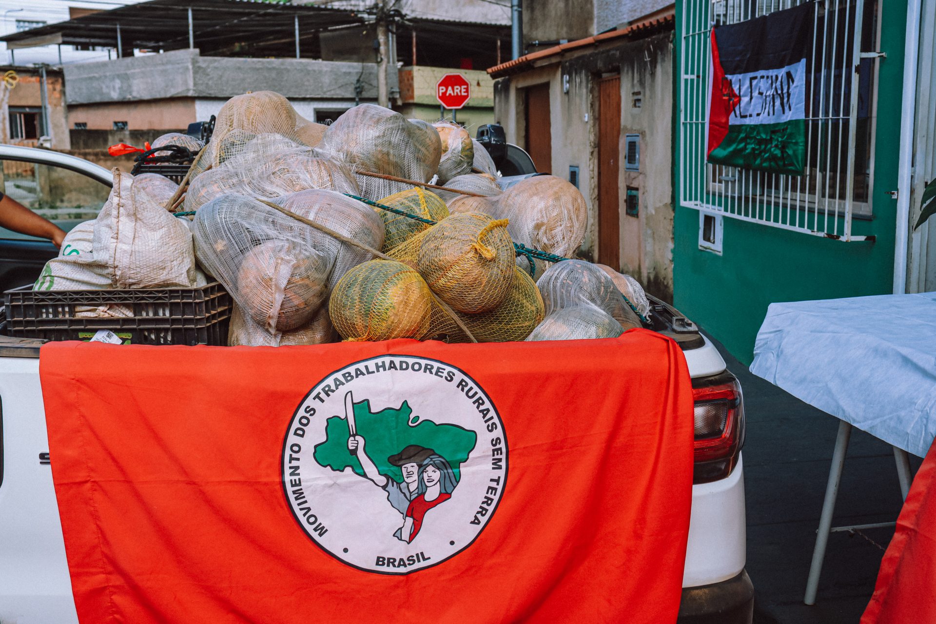 Plantio Solidário doa mais de 1 tonelada de alimentos em bairro de Juiz de Fora (MG)