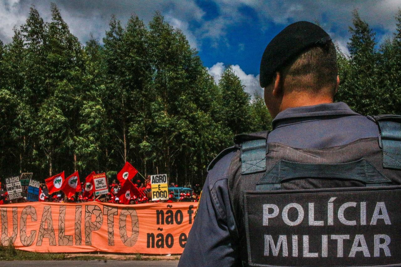 MST repudia o mandado de reintegração de posse da Suzano Papel e Celulose, no ES