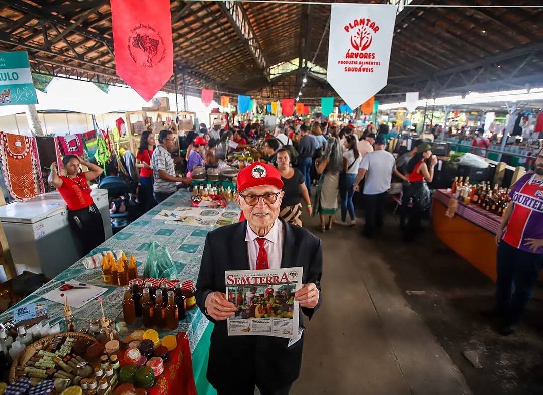 “Venho a todas a feiras do MST”, diz Eduardo Suplicy na 5ª Feira Nacional da Reforma Agrária