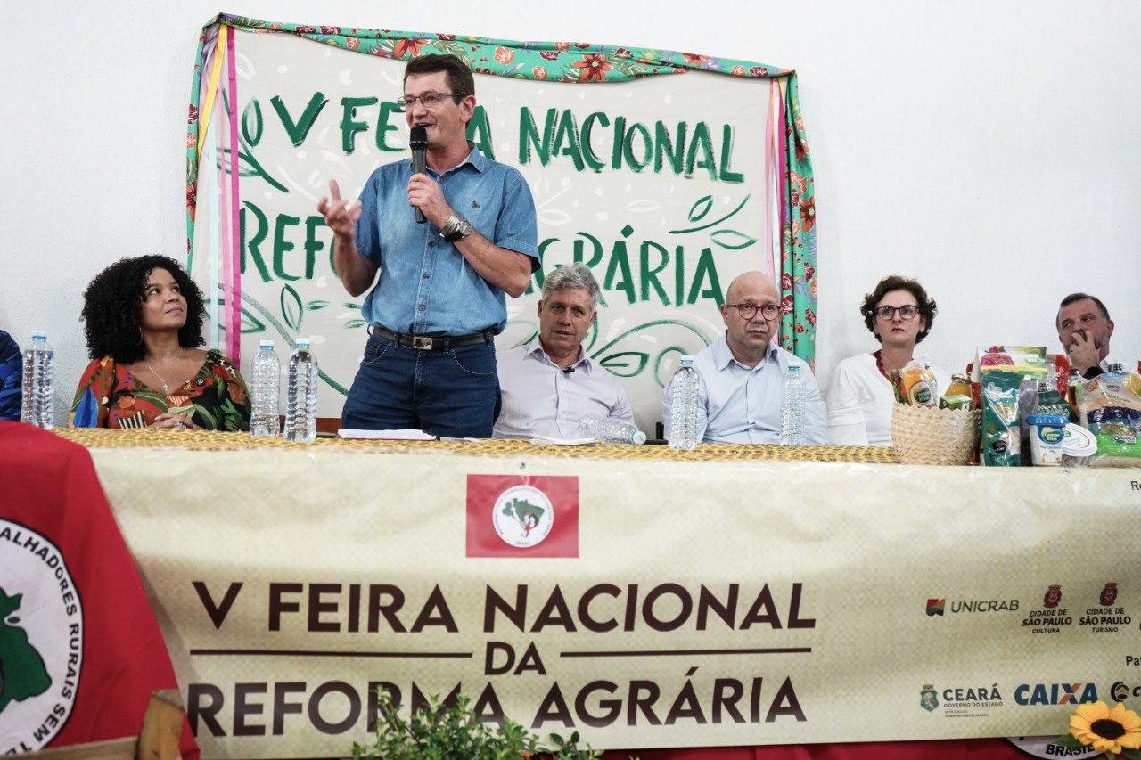 Ato de Abertura recebe lideranças políticas e populares com objetivo de avançar na Reforma Agrária