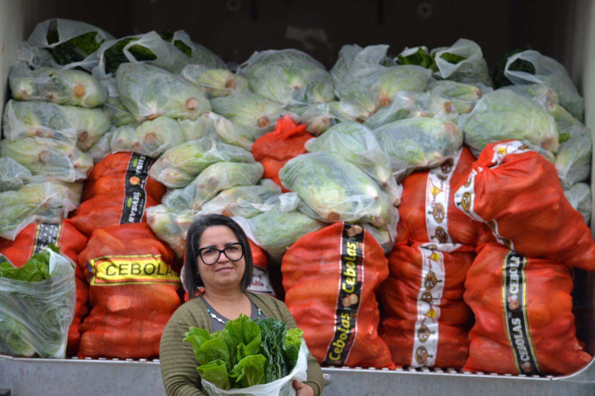 MST entrega 300 cestas agroecológicas a catadores de recicláveis em parceria com a Unesp