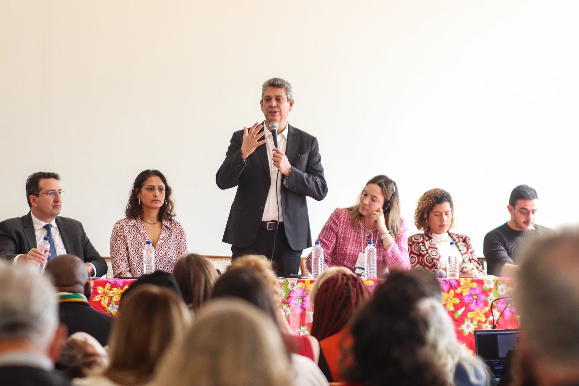 “Mais do que integração dos governos, a integração dos povos”, começa o Conselho Popular do BRICS