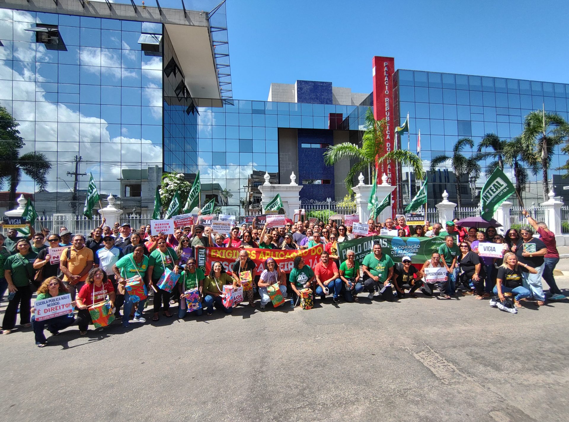 MST manifesta solidariedade aos trabalhadores da educação em greve em Alagoas