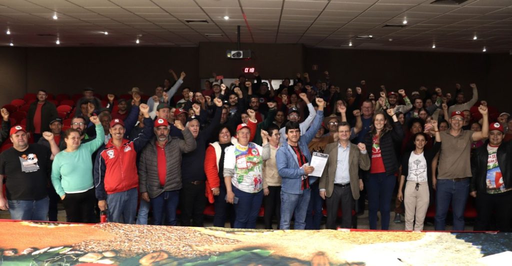 Famílias do MST se mobilizam em Curitiba e cobram contratação de mais servidores para o Incra-PR