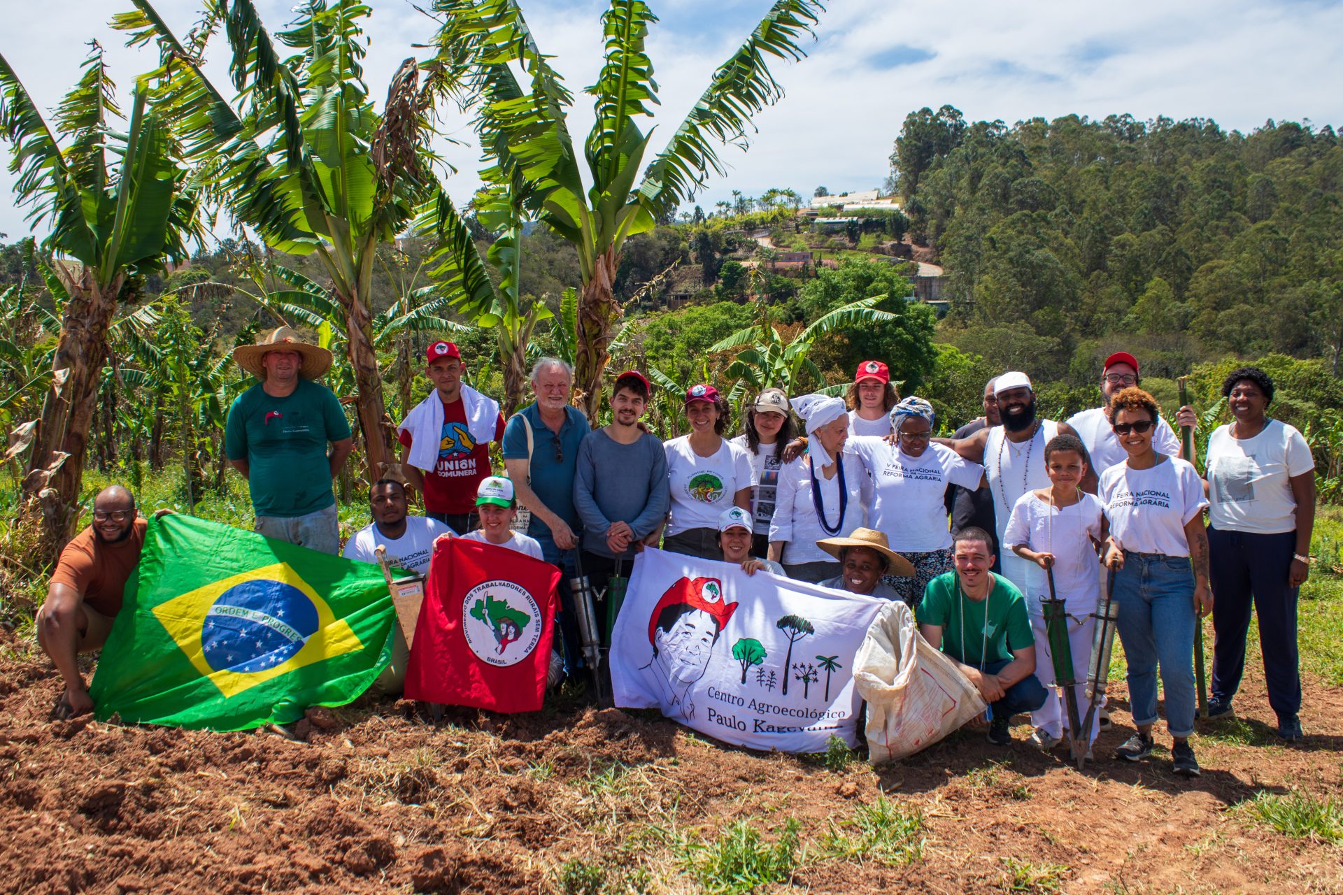 MST realiza o 1º Plantio de Feijão para Ogum no Centro Agroecológico Paulo Kageyama
