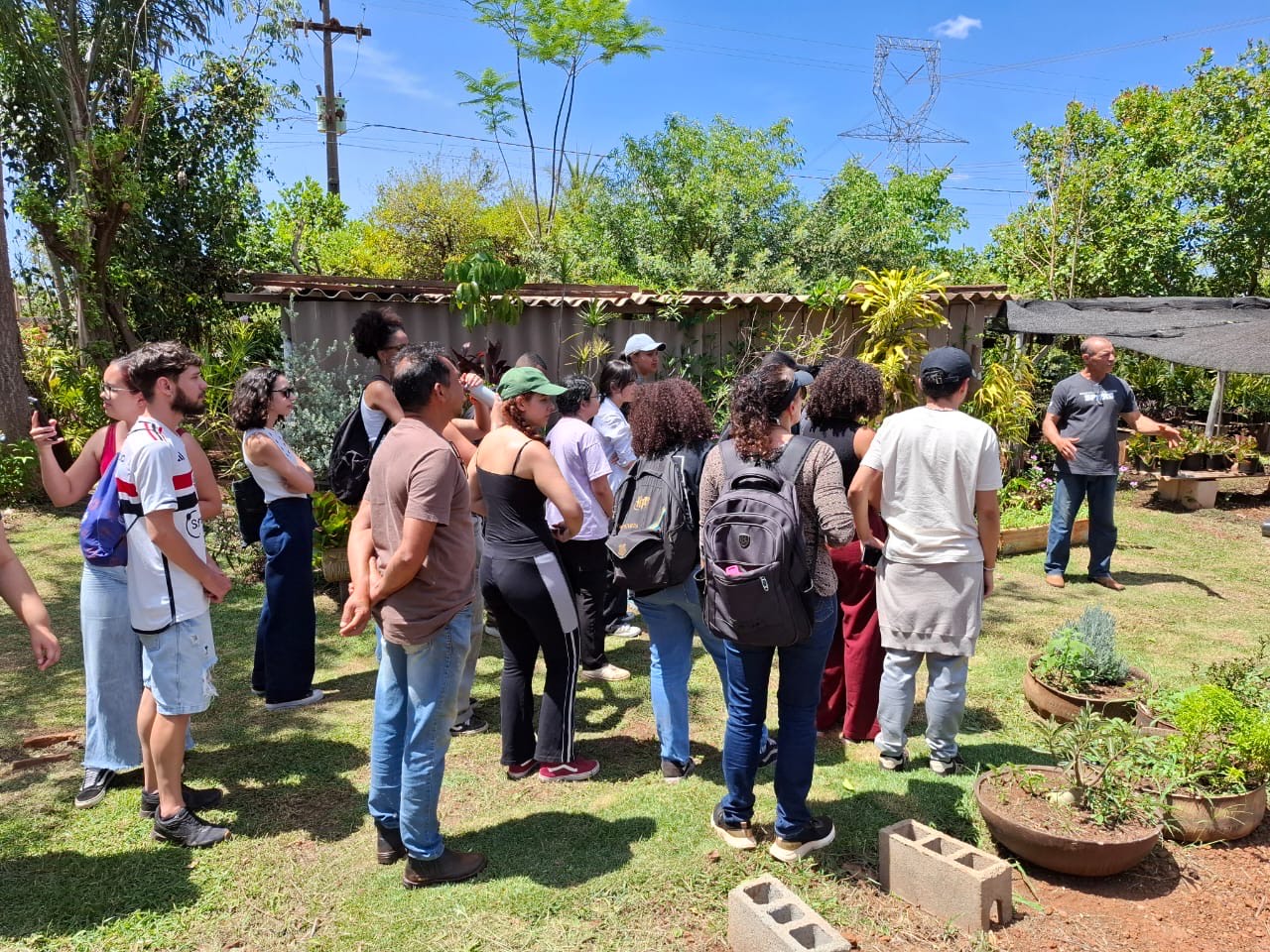 Alunos de Serviço Social da Unesp/Franca visitam o Assentamento Mário Lago do MST em Ribeirão Preto