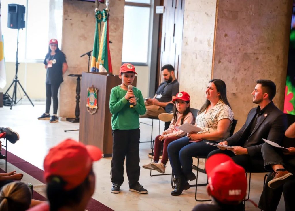 Audiência pública debate desafios das escolas em assentamentos da Reforma Agrária do RS