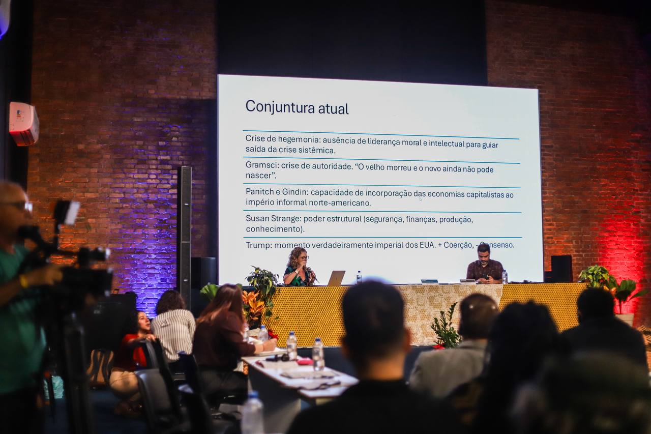 Cúpula Popular do BRICS discute cooperação e multipolaridade para fortalecer países em desenvolvimento 