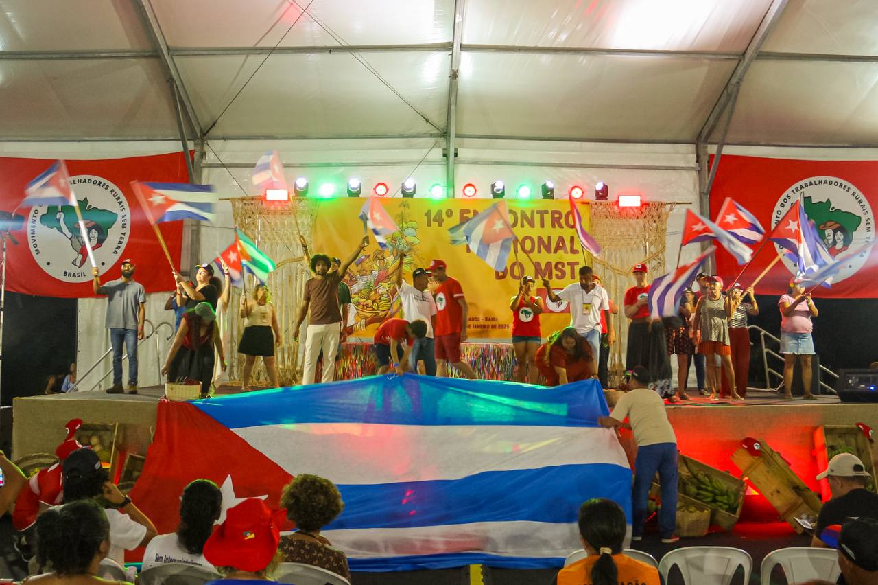 Internacionalismo marca 14º Encontro Nacional do MST com delegações de 22 países