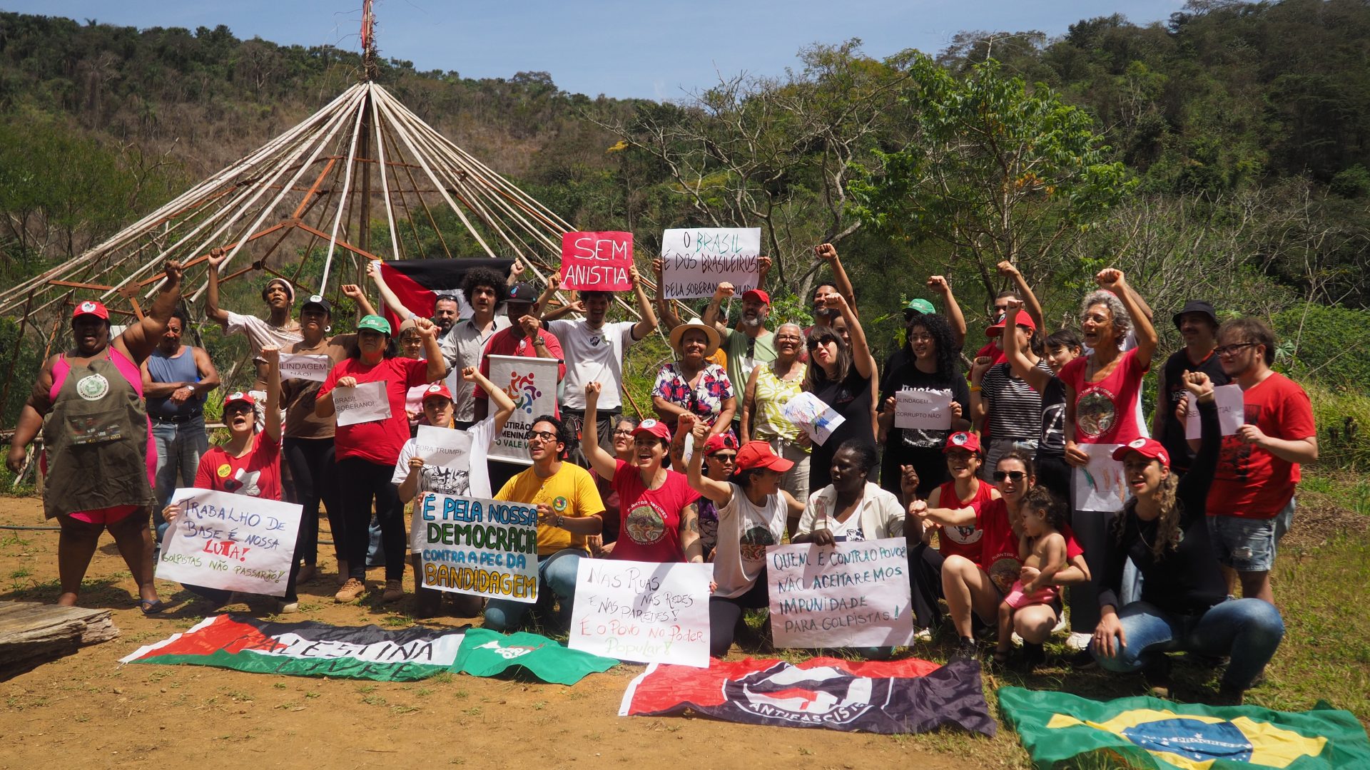Banda Valla lança clipe “Revolução” gravado em acampamento do MST, em Juiz de Fora (MG)