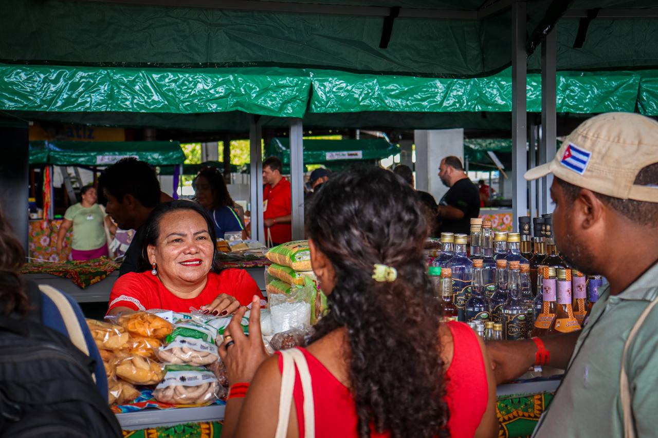 MST reafirma a agroecologia e a cooperação em mostra de produtos da Reforma Agrária Popular 