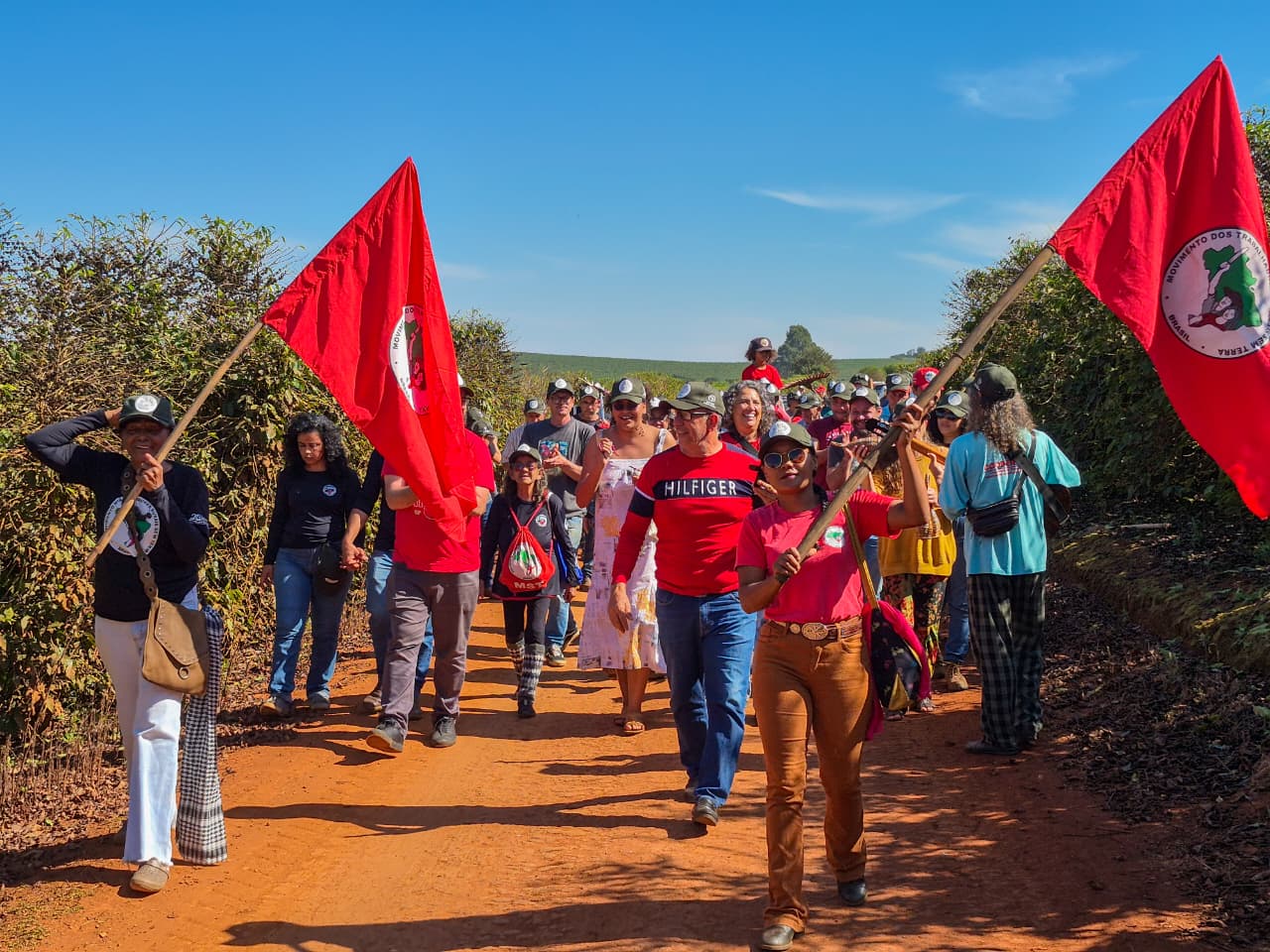 MST em Minas Gerais celebra 1ª festa da colheita do café Guaií, no Quilombo Campo Grande