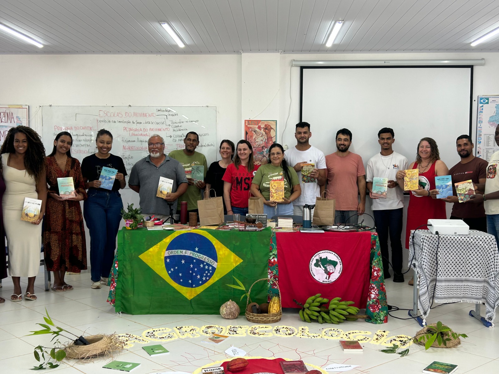Encontro nacional fortalece agroecologia em 18 escolas do MST