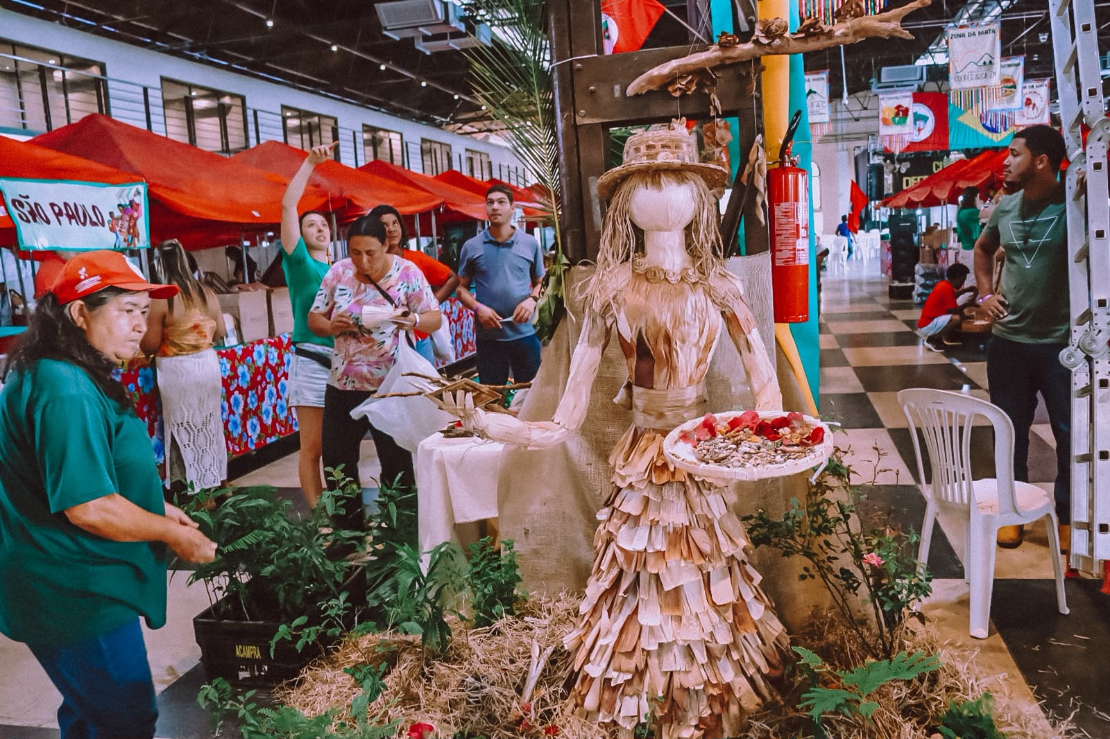 Arte, Feira e Trabalho: Pensar a cultura como modo de vida