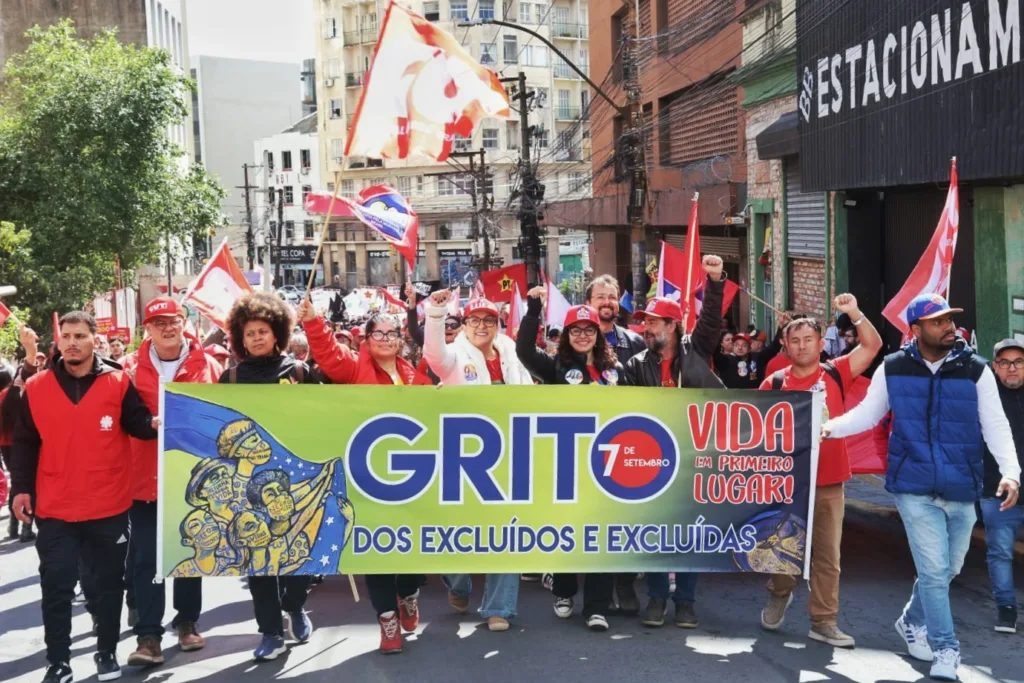 32º Grito dos Excluídos e Excluídas une moradia, terra e vida das mulheres nas ruas de Porto Alegre