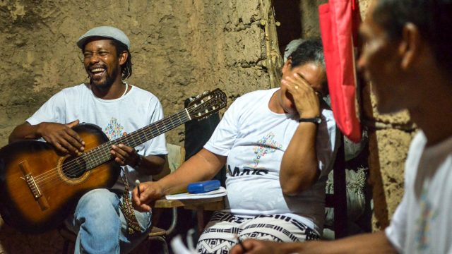 Na proposta educacional do MST, a sala de aula é também um lugar para compartilhar cultura e conhecimentos individuais sobre atividades que fazem parte da rotina dos trabalhadores Foto Juliana Adriano