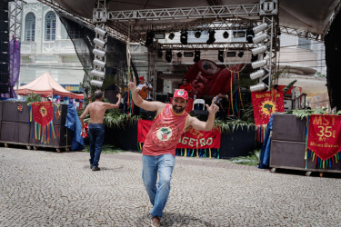 Bloco Pisa Ligeiro, em Minas Gerais. Foto: Gustavo Caetano/@gcaetanoj
