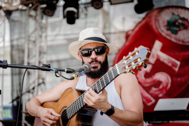 Bloco Pisa Ligeiro, em Minas Gerais. Foto: Gustavo Caetano/@gcaetanoj