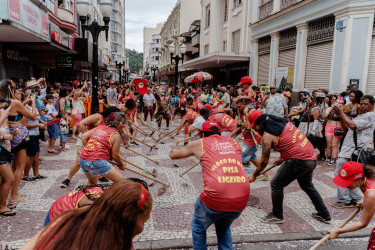 Bloco Pisa Ligeiro, em Minas Gerais. Foto: Gustavo Caetano/@gcaetanoj