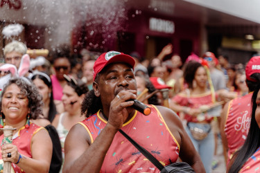 Bloco Pisa Ligeiro, em Minas Gerais. Foto: Gustavo Caetano/@gcaetanoj
