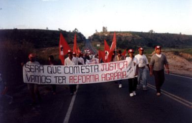 Manifestação (Espírito Santo, 1997) Crédito: Arquivo MST-ES