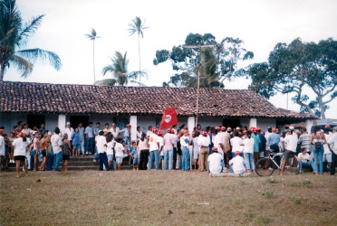 Mobilização no assentamento Barra da Anta do MST
(Paraíba, 17 abr. 1999) Crédito: Arquivo JST
