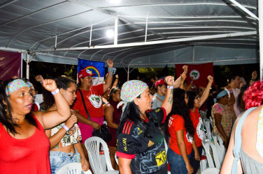 O feriado da Revolução Pernambucana foi de luta para às mulheres pernambucana do MST, ocupando a praça do Derby em Recife (PE). Foto: Bianka Eduarda.